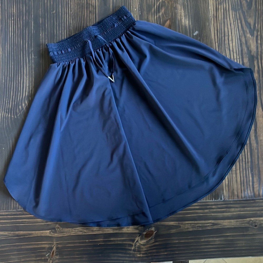Lululemon The Everyday Skirt size 4 Navy Blue